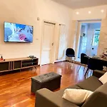 Iaru-bed Experience House אלברובלו