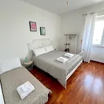 Iaru-bed Experience House *