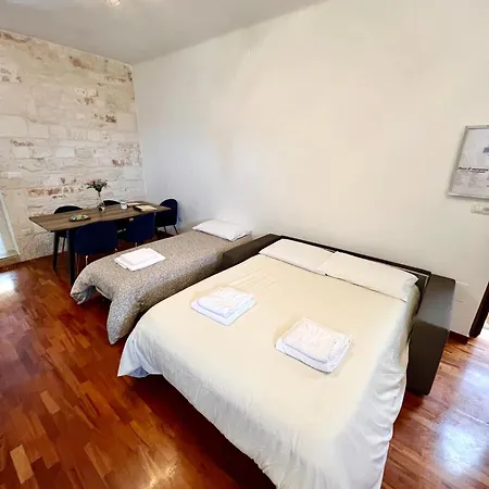 Iaru-bed Experience House